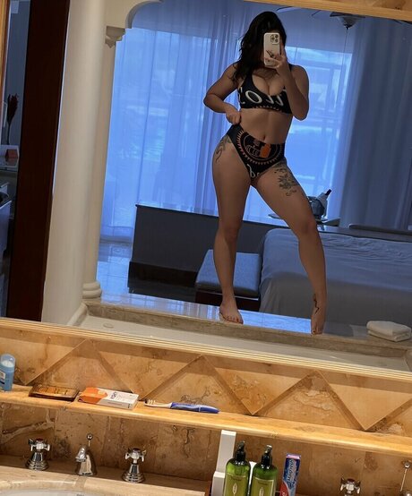 lov3ly laur3n pornstar nudes photos