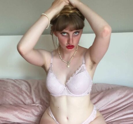 Ellie Zalar hot pornstar pic