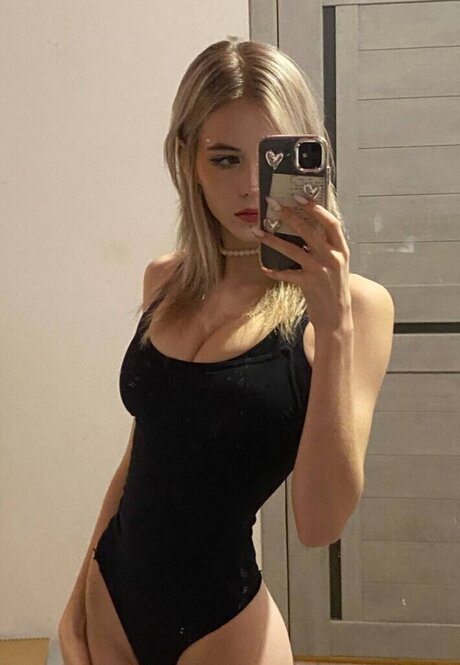 hefxtom star exclusive image