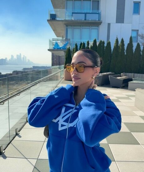 one onlyfans porno picture