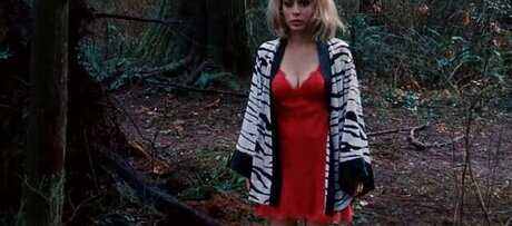 Cristin Milioti nude star archive