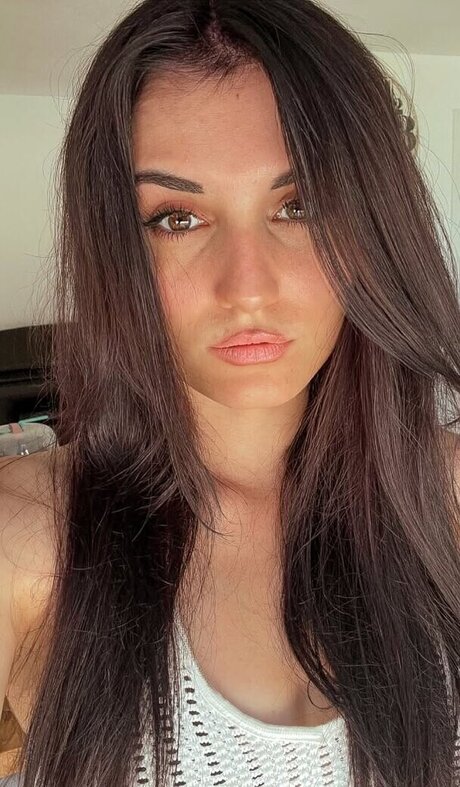 Dilara ls model beautiful image