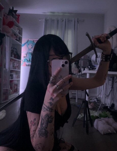 Laurinchhhe nude model pics