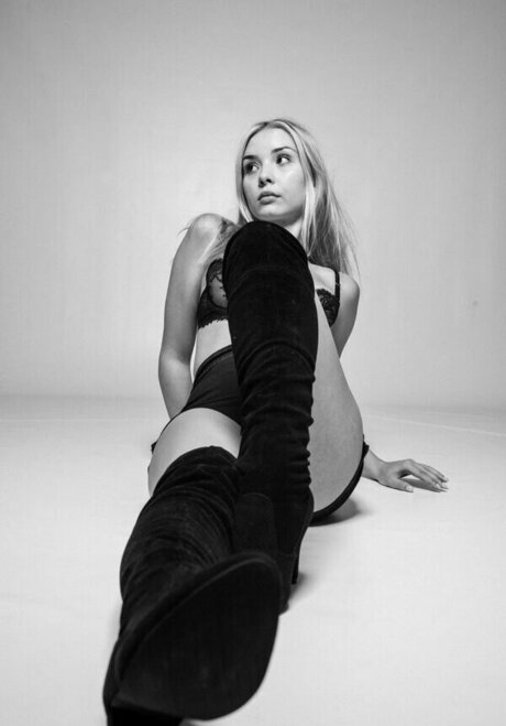 kamilalenajanicka nice actress pic