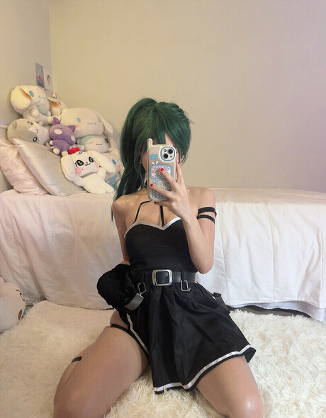 komocos beautiful actress img