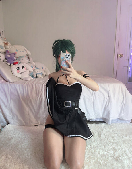 komocos beautiful model img