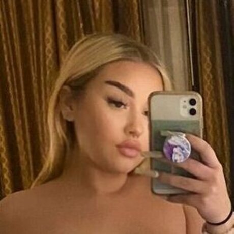 Sage Dovina model nice picture