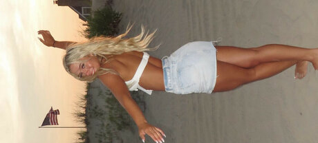 Lillian Evans sexy pornstar pics