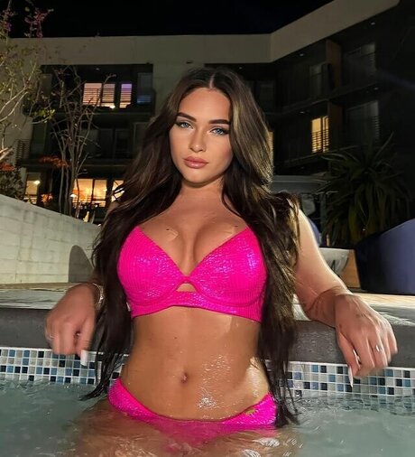 Michelle Kennelly sexy pornstar pics