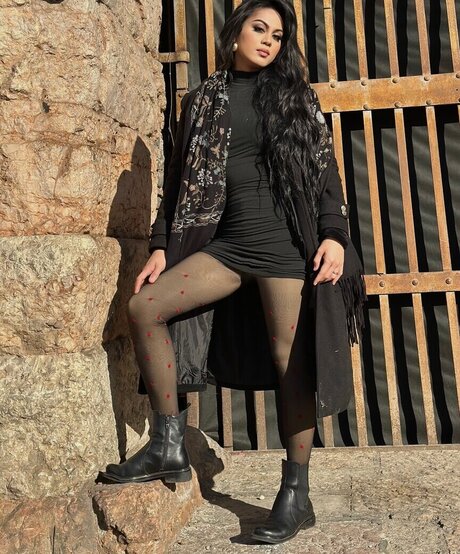 Mel Cross CD nude model pictures