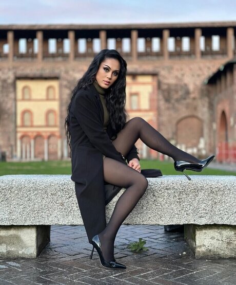 Mel Cross CD pornstar pictures