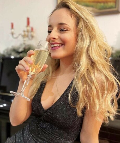 Camille LV star perfect archive