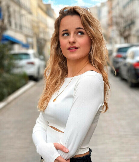 Camille LV pornstar sexy gallery