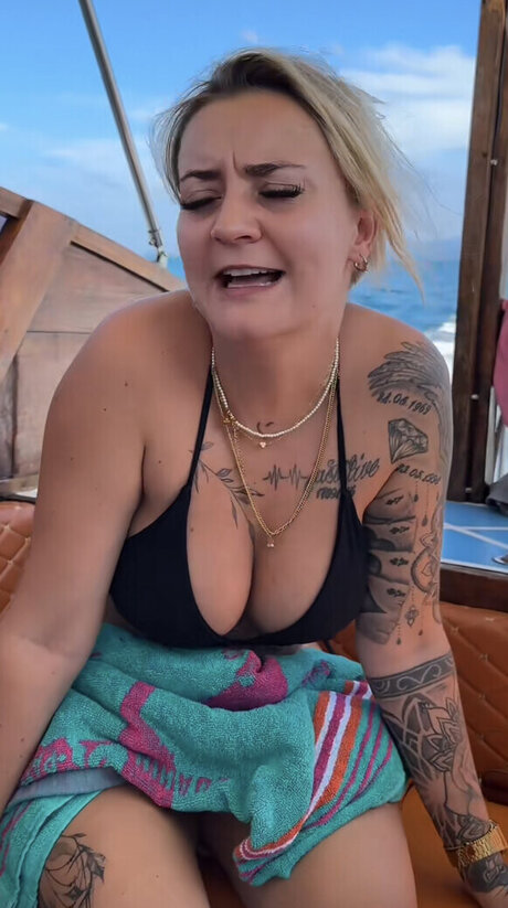 hairy pregnant onlyfans hot nude picture