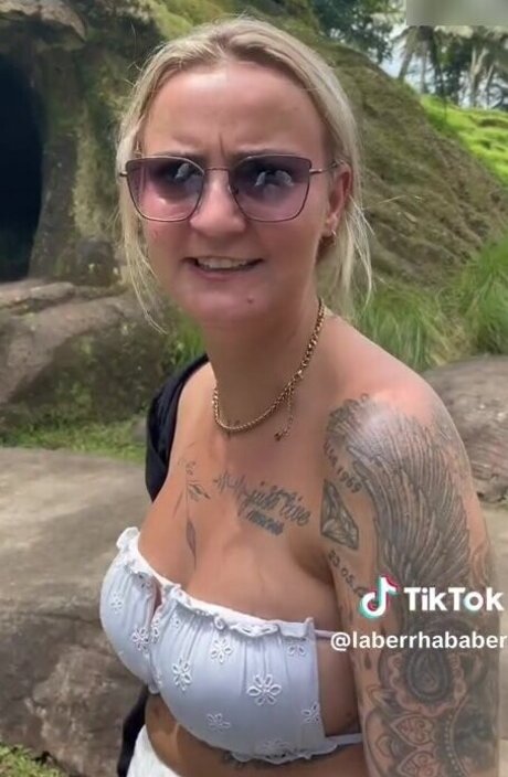 Laberrhababer Sarah hot star pics