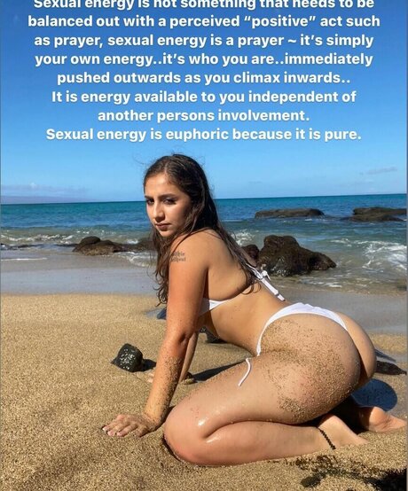 blonde babe onlyfans pretty img