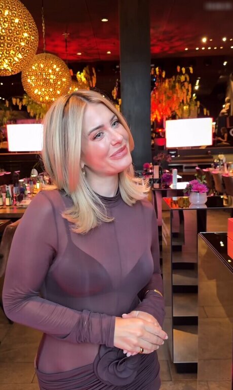 Mrs Bella naked pornstar picture