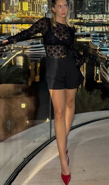 Mrs Bella model exclusive photos