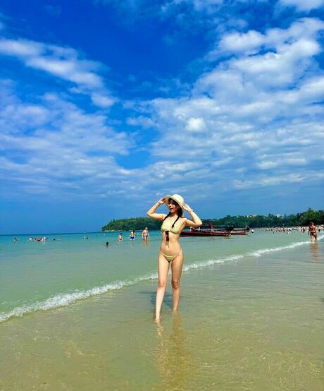 Japeruana naked actress image