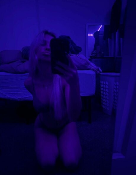 Bella Paulson pretty star pictures