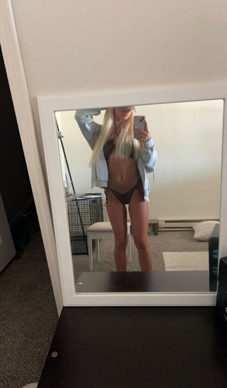 Bella Paulson sexy pornstar pictures