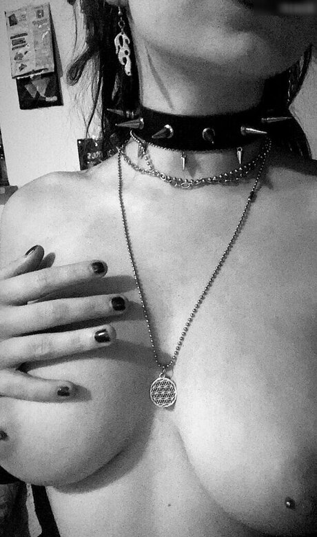 Gothminze pretty pornstar photo