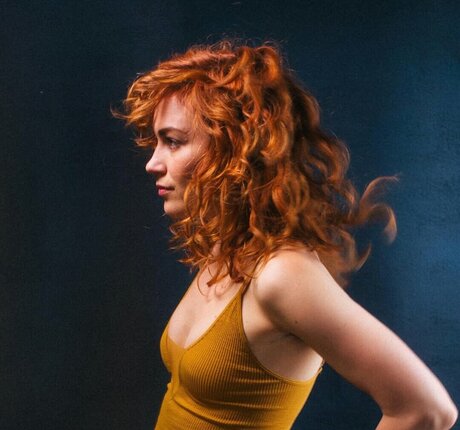 Britt Lower star erotic image