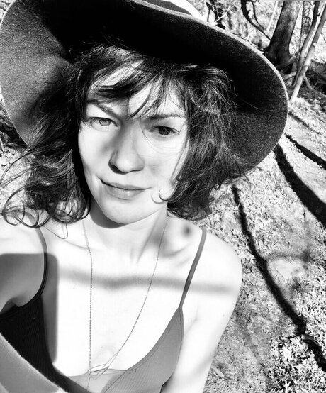 Britt Lower nice actress pics