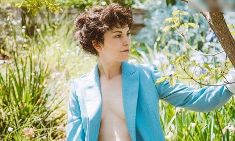 Britt Lower nude actress archive