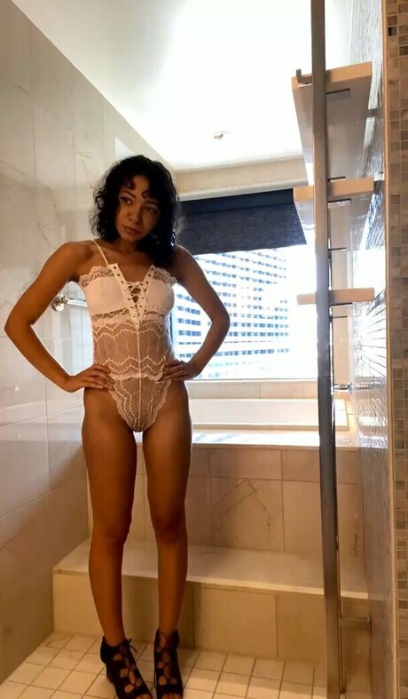 Toastycakez erotic model img