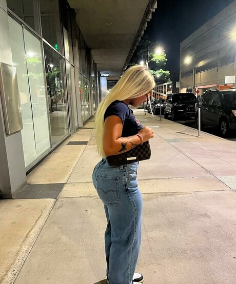 emilysmithh06 erotic model pictures