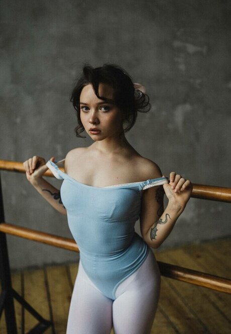 Enina24 hot star gallery