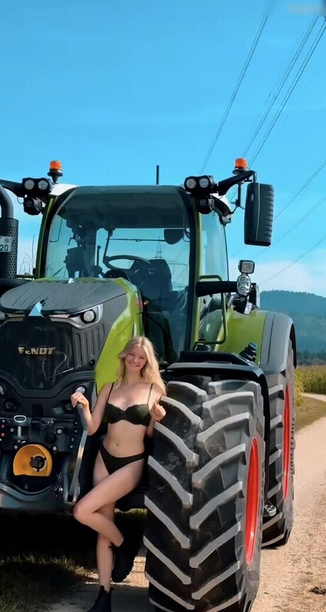 Paulas Landleben star nudes pics