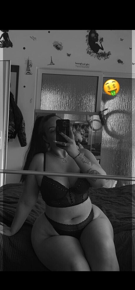 Ellyyelly star free img