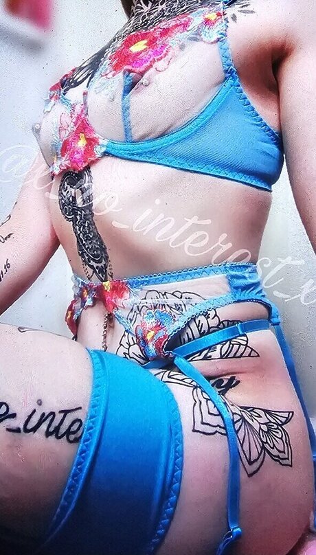 x no interest x naked actress photos