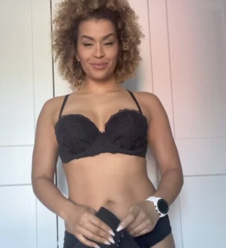 Diana Schneider star perfect image