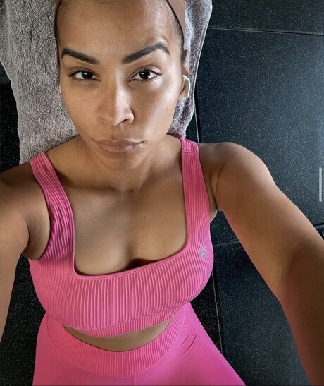 Diana Schneider star sexy pic