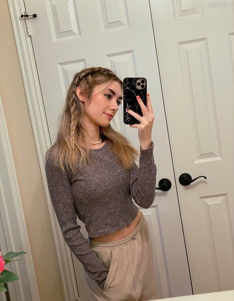 SommerSet art model gallery