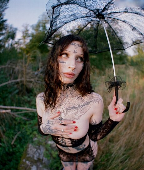 Skinwalkerleyla pornographic star pictures