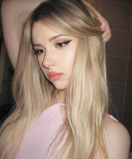 Kitty Mae xxx actress picture