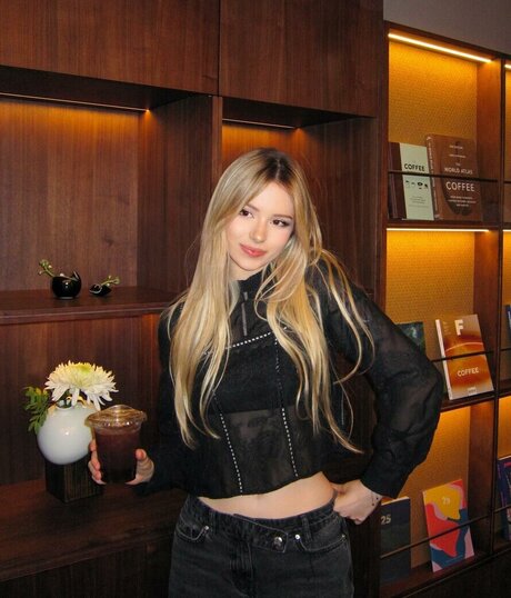 Kitty Mae sex pornstar pictures