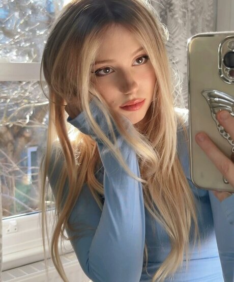 asian blonde onlyfans best pictures