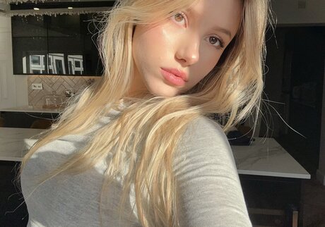 Kitty Mae pornstar sexy pictures