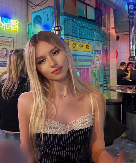 Kitty Mae pornstar perfect pics