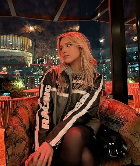 Kitty Mae pornstar nude archive