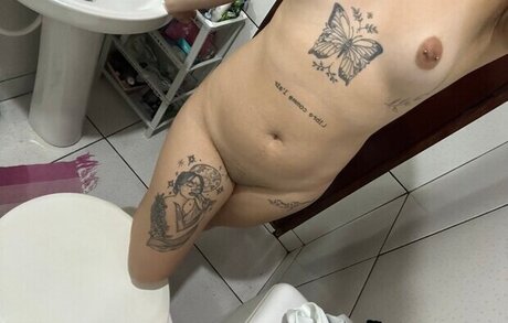 chicks with dicks onlyfans nudes img