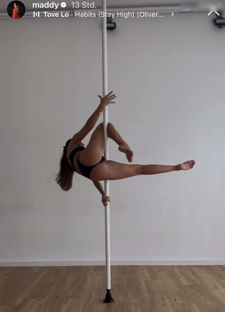 blonde babe onlyfans exclusive image