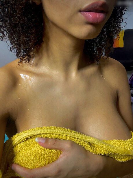 asian feet onlyfans naked image