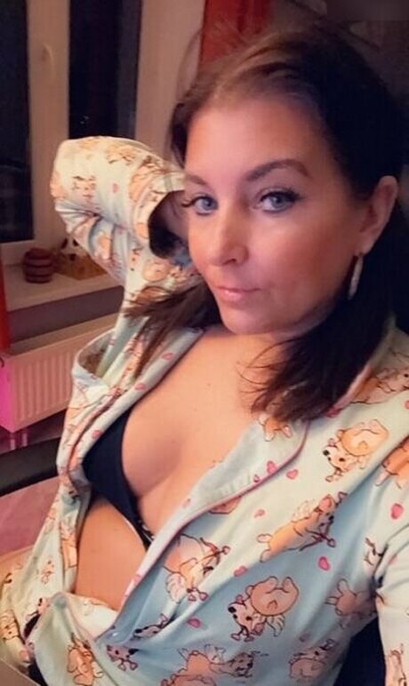 NinaNiceTV nude actress image