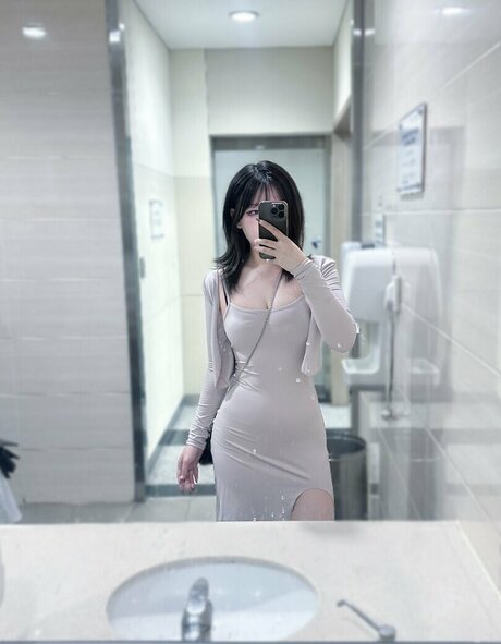 riri thisway nudes model pictures